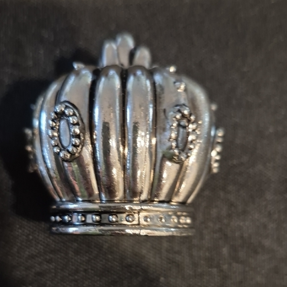 Towle Silver Plated Crown Salt And Pepper Shakers - Picture 8 of 11